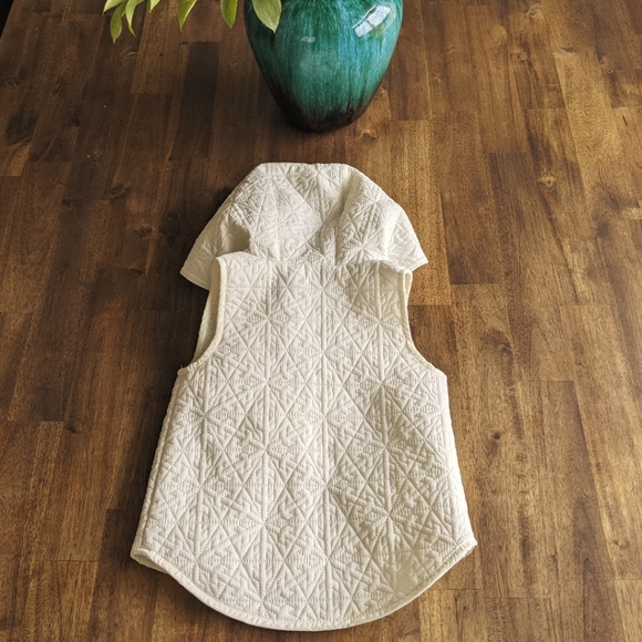 Cynthia Rowley kids quilted vest, 2T - Picture 4 of 4